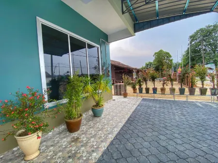 U Guest House Отели рядом с достопримечательностью «Хомстей Аунер»