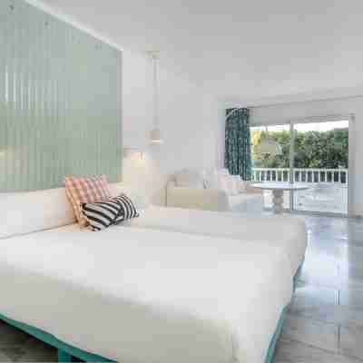 Gold by Marina Rooms