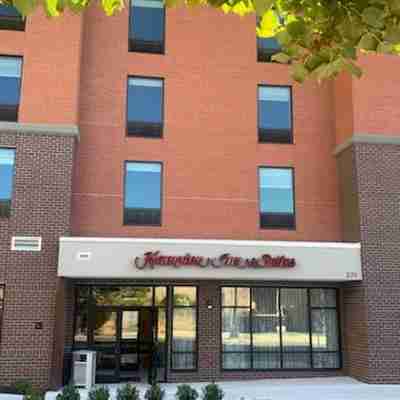 Hampton Inn & Suites Winston-Salem Downtown Hotel Exterior