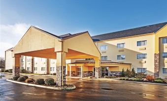 La Quinta Inn & Suites by Wyndham Knoxville Airport - Housity