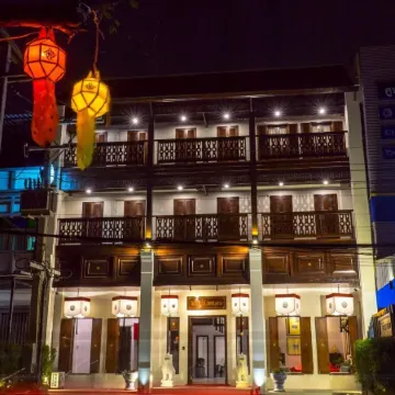 Villa Lantara Chiangmai Отели рядом с достопримечательностью «Ворота Чиангмая»