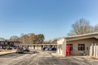 OYO 阿肯色鮑爾德諾布公路酒店（近瑟西縣） - 停車場