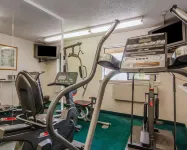 Quality Inn & Suites Medford Airport - gimnasio