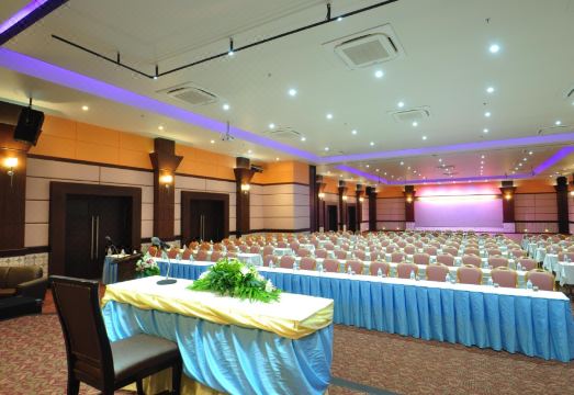 3. 더 플로라 메이..