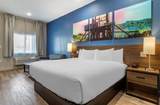 Clarion Pointe Port Arthur-Beaumont South Hotels in Port Arthur