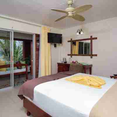 Hibiscus Lodge Hotel Rooms