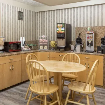 Super 8 by Wyndham Logan