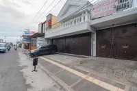 RedDoorz Syariah Plus @ Perintis Guesthouse Tasikmalaya Hotels in Cihideung