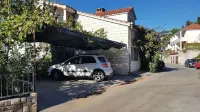 Apartments and Room Caric