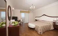 Grand Hotel Italia - balcony