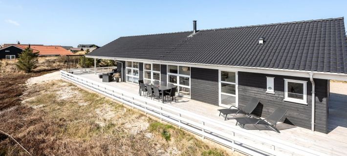 "Karen" - 900m from the Sea Hotels in Bjerregard