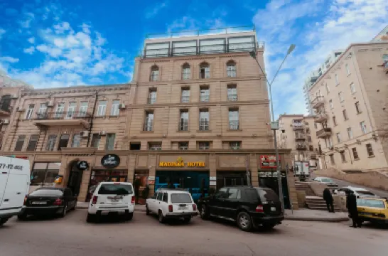 ホテル・マディナ アゼルバイジャン カーペット博物館周辺のホテル