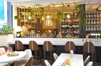 Hôtel Cosmopolitain - بار