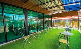 Winhouse Hotel - Housity