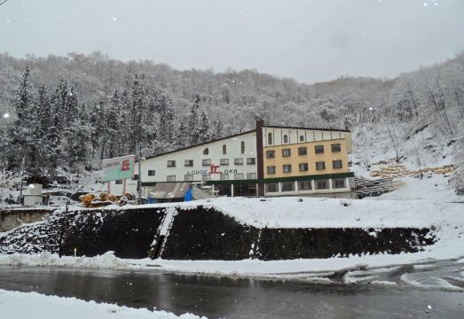나에바 로지 오카 근처의 스키장 풍경