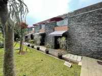 Vimalla Hills 3Br+1Br Mountain View Cluster Kinabalu with Private Pool Hotels in Sukamahi