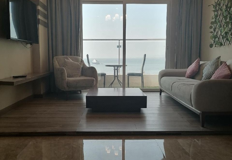 3. Amwaj Ho..