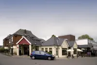Premier Inn Epsom South - parkir