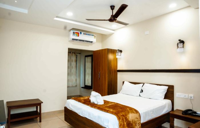 Hotel VR Grand IN