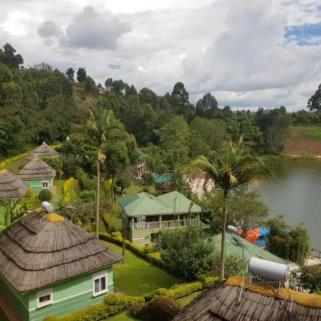 Bunyonyi Safaris Resort