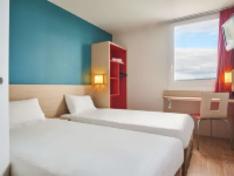 Kyriad Direct Mont de Marsan - St Avit 朗德酒店