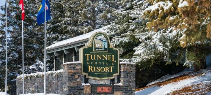 Tunnel Mountain Resort Отели в г. Банф