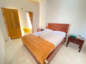 Rumah Windy Guest House Bira