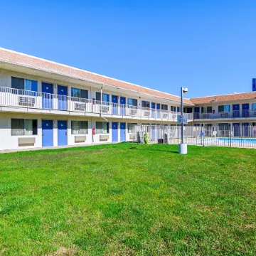 Motel 6 Mitchell, SD