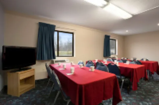 슈퍼 8 바이 윈덤 크롬웰 미들타운