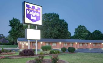 Knights Inn Paris