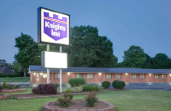Knights Inn Paris