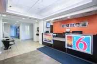 Motel 6 Brooklyn Center, MN - Minneapolis Hotels in Brooklyn Park