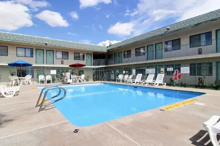 Motel 6 Tucumcari, NM Отели в г. Квэй