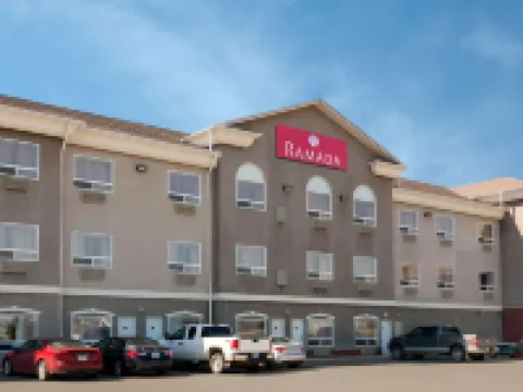 Ramada by Wyndham Weyburn Hoteles en Weyburn