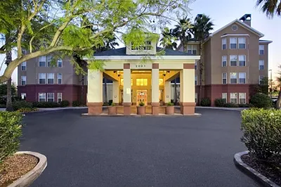 Homewood Suites by Hilton Phoenix - Biltmore Hotels near 5 & Diner - N. 16th St.