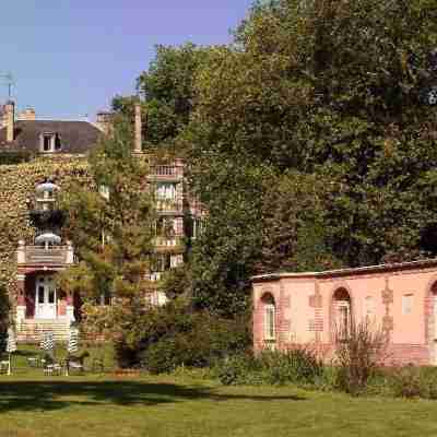 Belle Isle Sur Risle Hotel Exterior