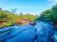 Lembah Nusa Bening76 Riverside Camp Hôtels à : Sukamakmur