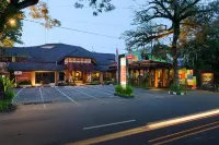 TUWUH HOTEL AT KAYUTANGAN
