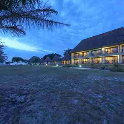 Victoria Forest Resort Hotel Exterior