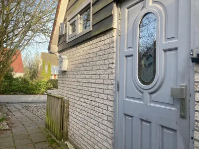 Holiday Home (8 Persons) with Sauna at the Lauwerslake Near Wadden Sea