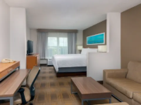 Holiday Inn MIAMI-DORAL AREA by IHG โรงแรมในดอรัล