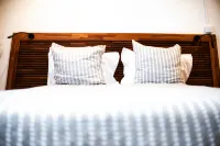 Ti Lakaz an Apartment with Garden Near the Sea - 2 ดาว
