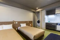 Yenn's Marina Inn Rycom Отели рядом с достопримечательностью «Nakamura Family Resident»