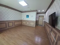 Danyang Three Nests Stay Pension
