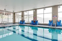 Four Points by Sheraton Kelowna Airport - piscine