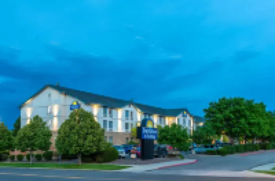 Days Inn & Suites by Wyndham Denver International Airport Hotels in 