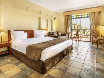 One-Bedroom Suite with Balcony and Sea View