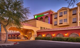 Holiday Inn Express & Suites Mesquite