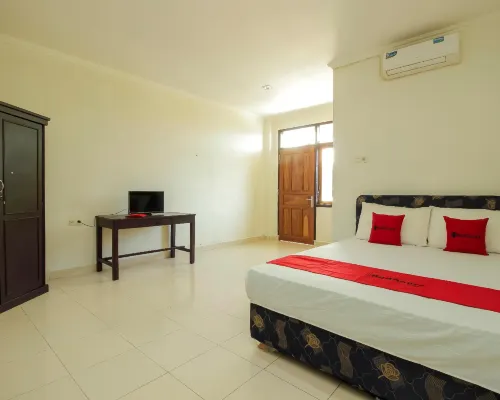 RedDoorz @ Malalayang Manado Hotels in Malalayang