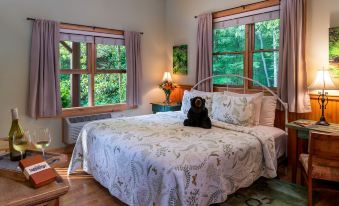 Bent Creek Lodge Bed & Breakfast